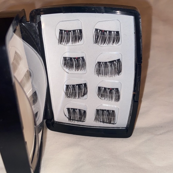 COPY - Magnatic lashes - Picture 3 of 3